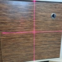 لیزر خطی به علاوه‌ای یا ضربدری برای علامت گذاری یا گونیا کردن‎ برند گپ اتوماسیون